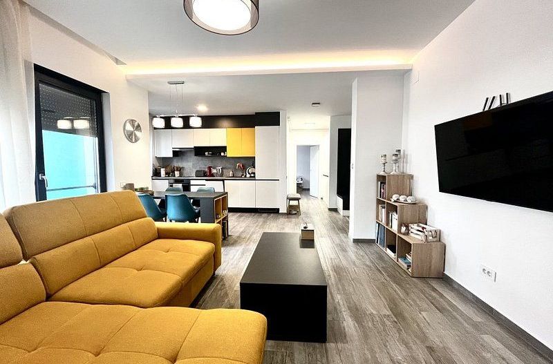 Apartament cu 2 camere primitor si modern echipat, zona Dumbrăvița - Kaufland - Poză 3