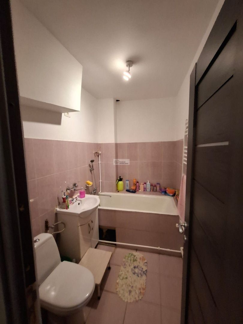 Apartament 3 camere/et 2/62 mp/ 70000E neg - Poză 5