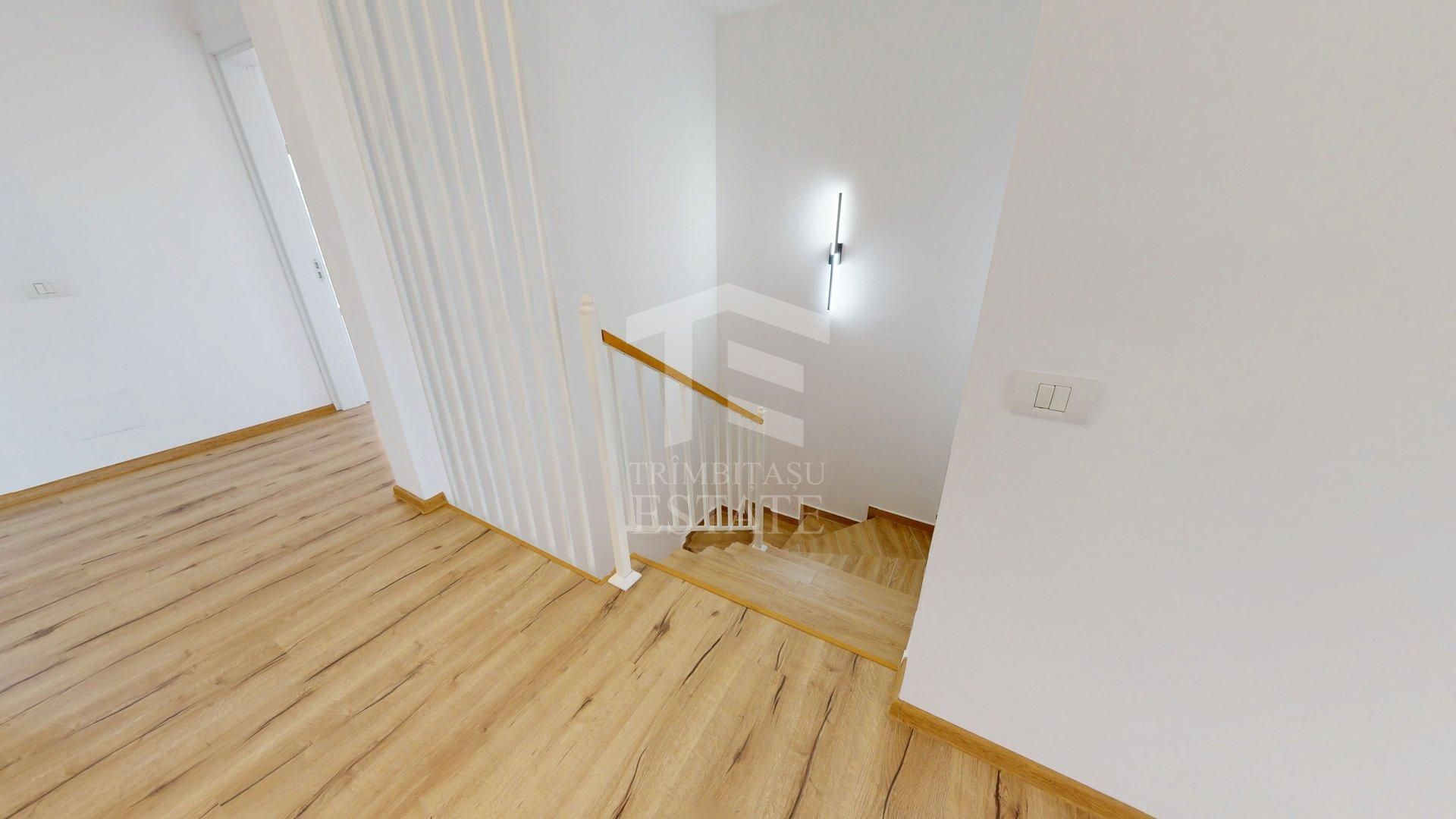 Duplex întreg cu Panouri Solare! Cu 2 intrari! - Poză 15