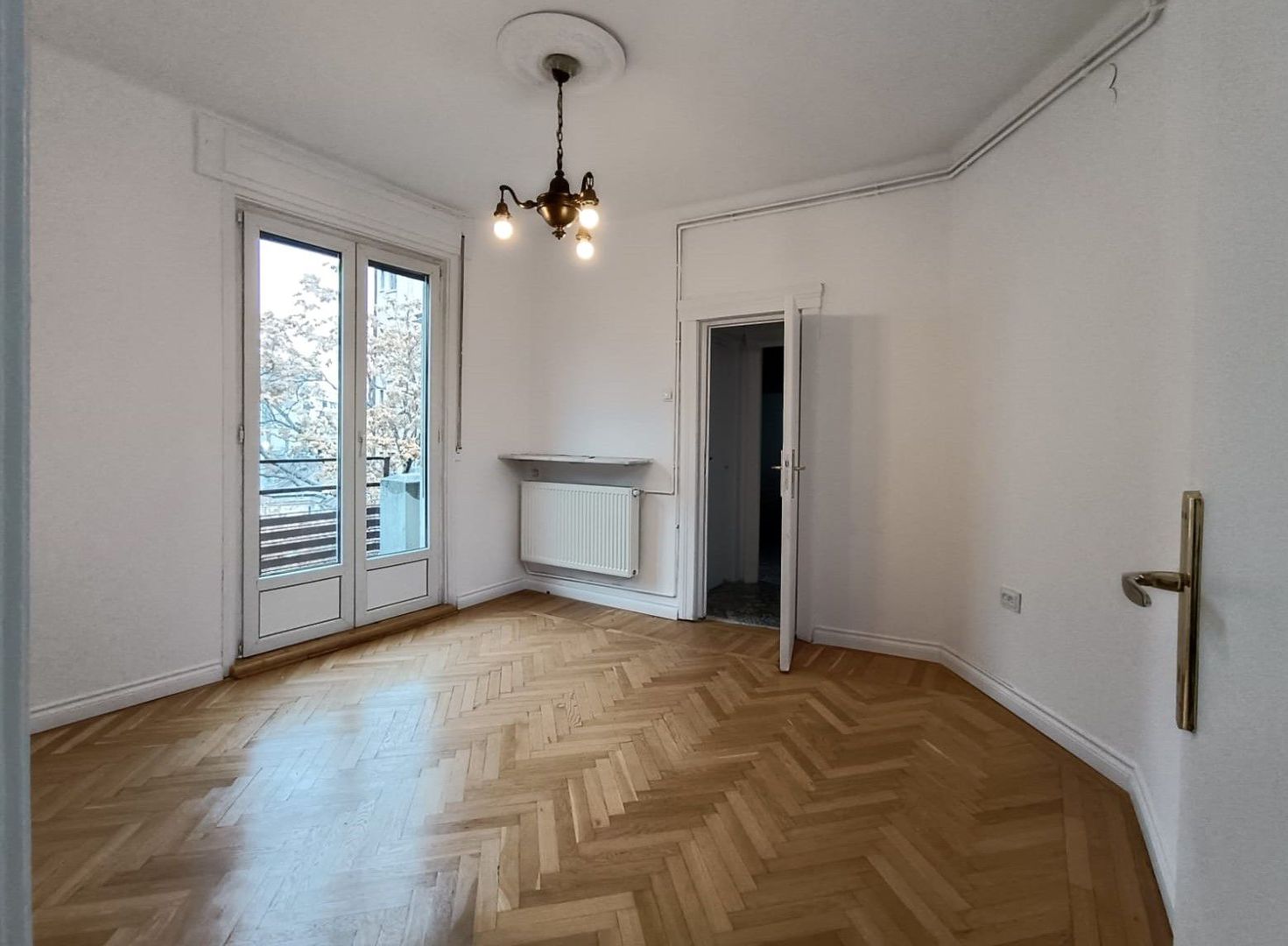 Inchiriem apartament complet renovat zona Universitatii - Poză 20