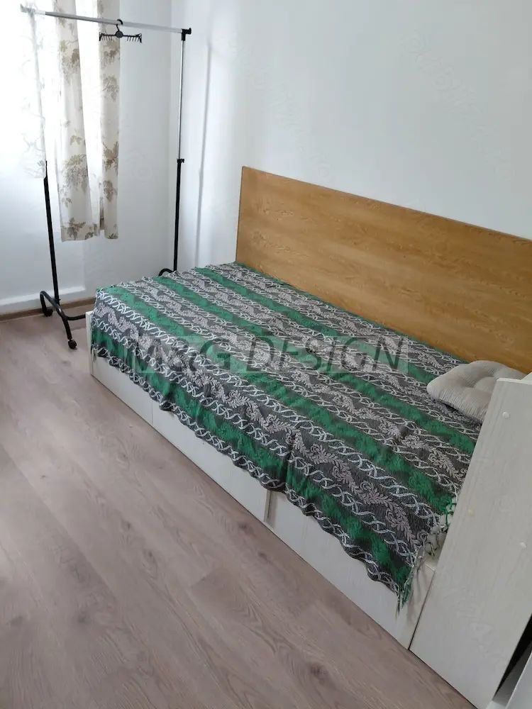 Garsoniera zona Complexul Studentesc etaj 2 - Poză 1