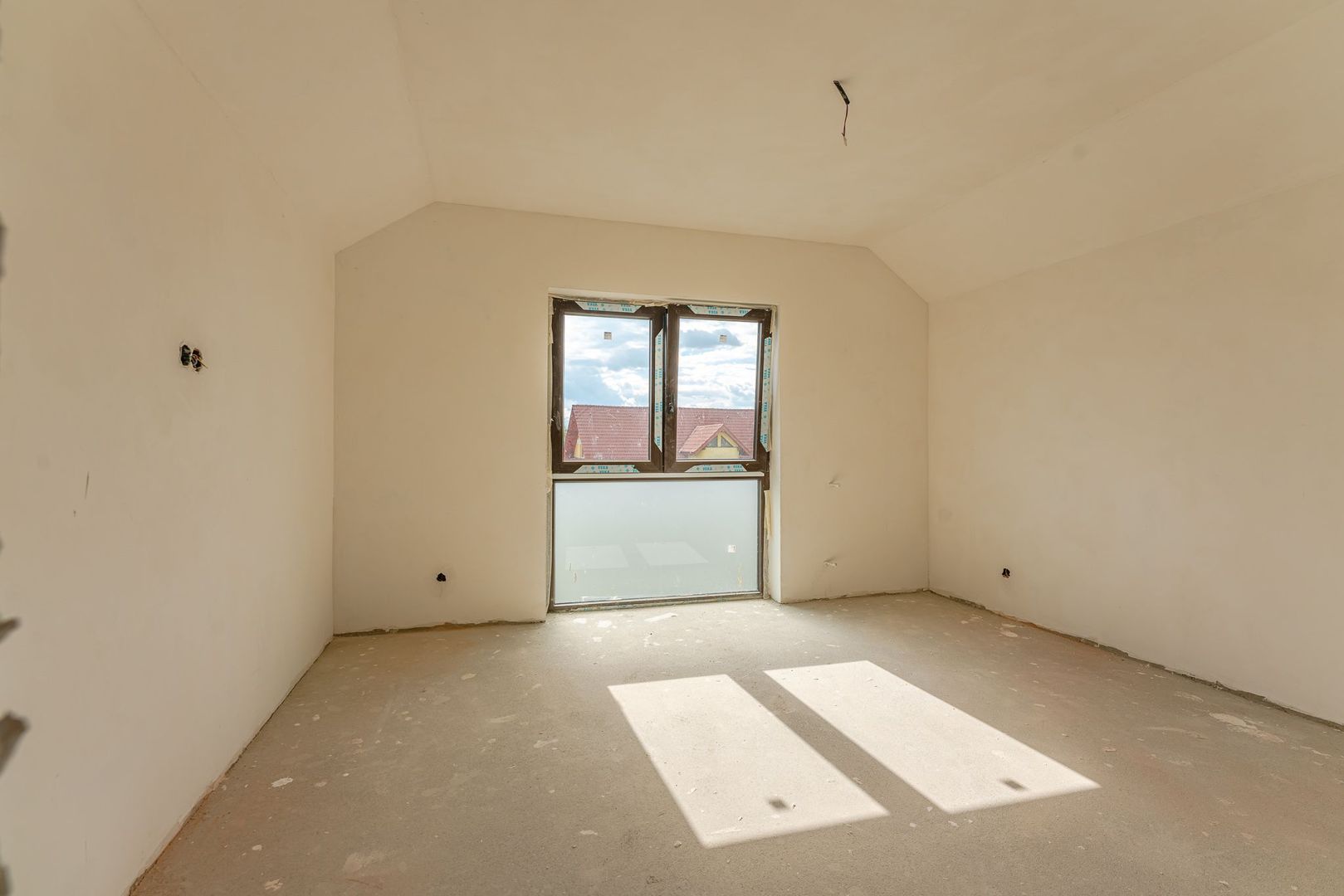 Casa individuala cu predare ''la cheie'' in Sanpetru - Poză 4