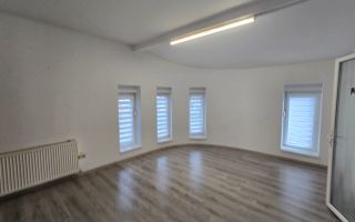 Etaj vila cu 5 camere, Dumbravita, Ideal pentru activitati comerciale - Poză 8