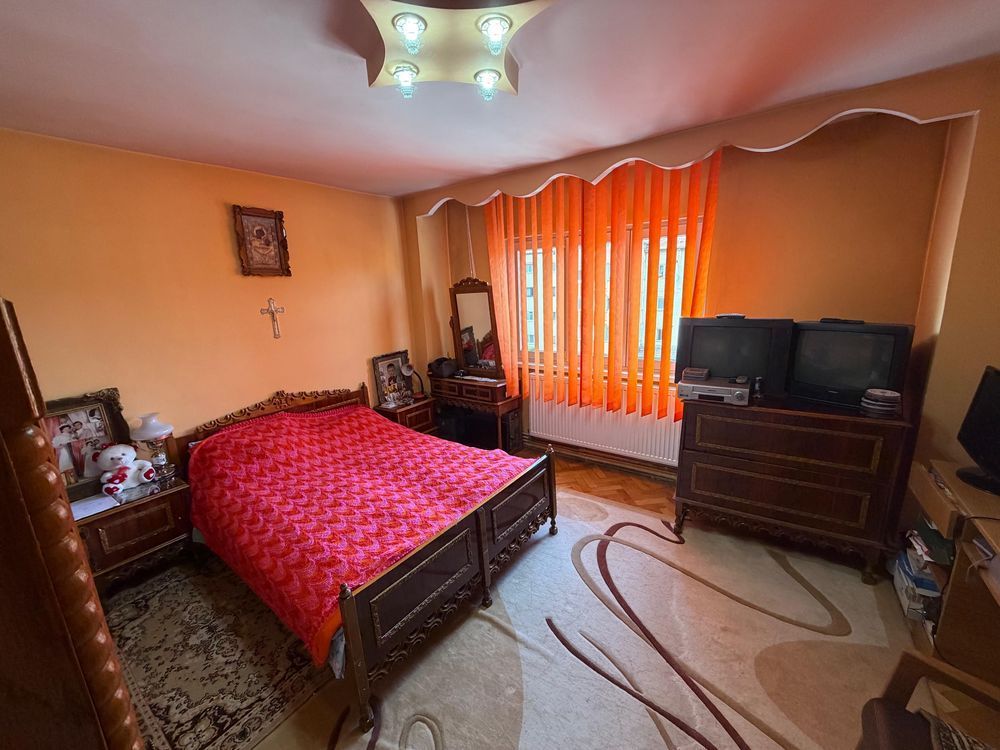 Apartament 2 camere, decomandat - zona Industriala (Sub Stadion) - Poză 1