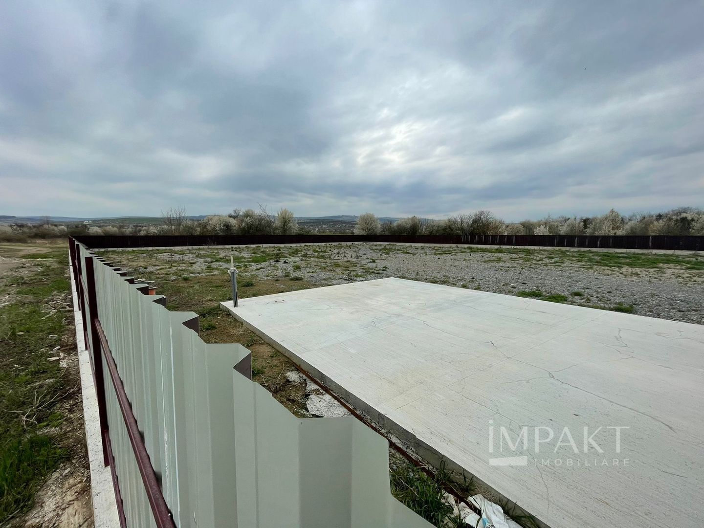 De închiriat teren împrejmuit 2500mp Selgros - Poză 2