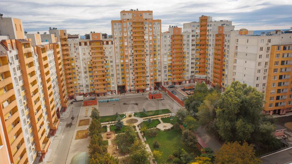 Spre vînzare apartament spațios, 2 dormitoare și living, sec. Botanica - Poză 30