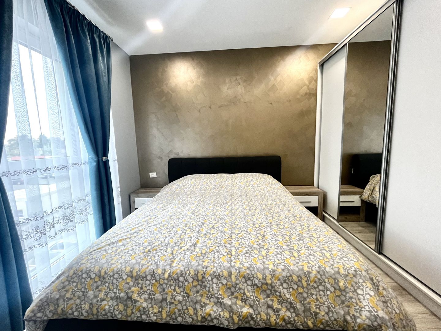 Apartament cu 3 camere, elegant, cu chirie inclusă, in zona Aradului - Poză 9