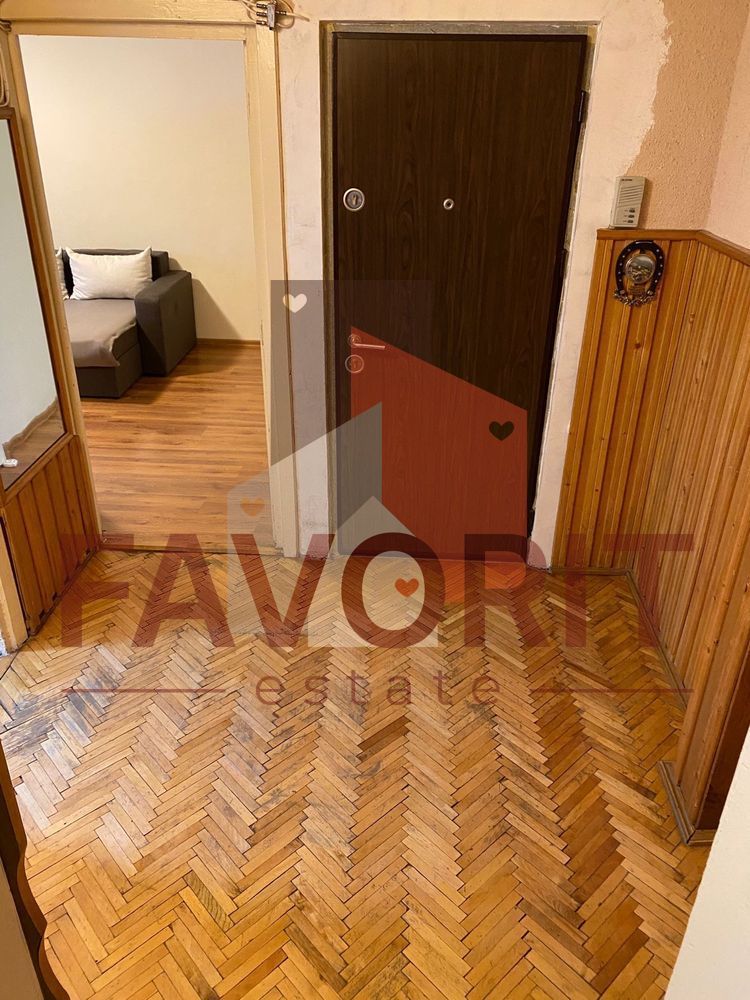 Etaj 1 . Decomandat. Zona Lipovei - Poză 6