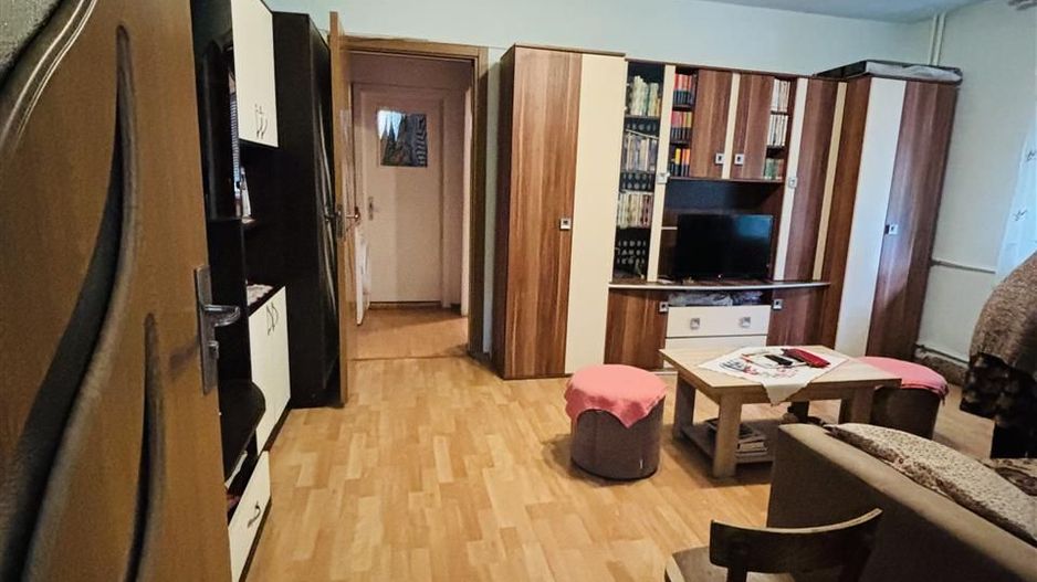 APARTAMENT CU 2 CAMERE SEMIDECOMANDAT ZONA CANTEMIR - Poză 1