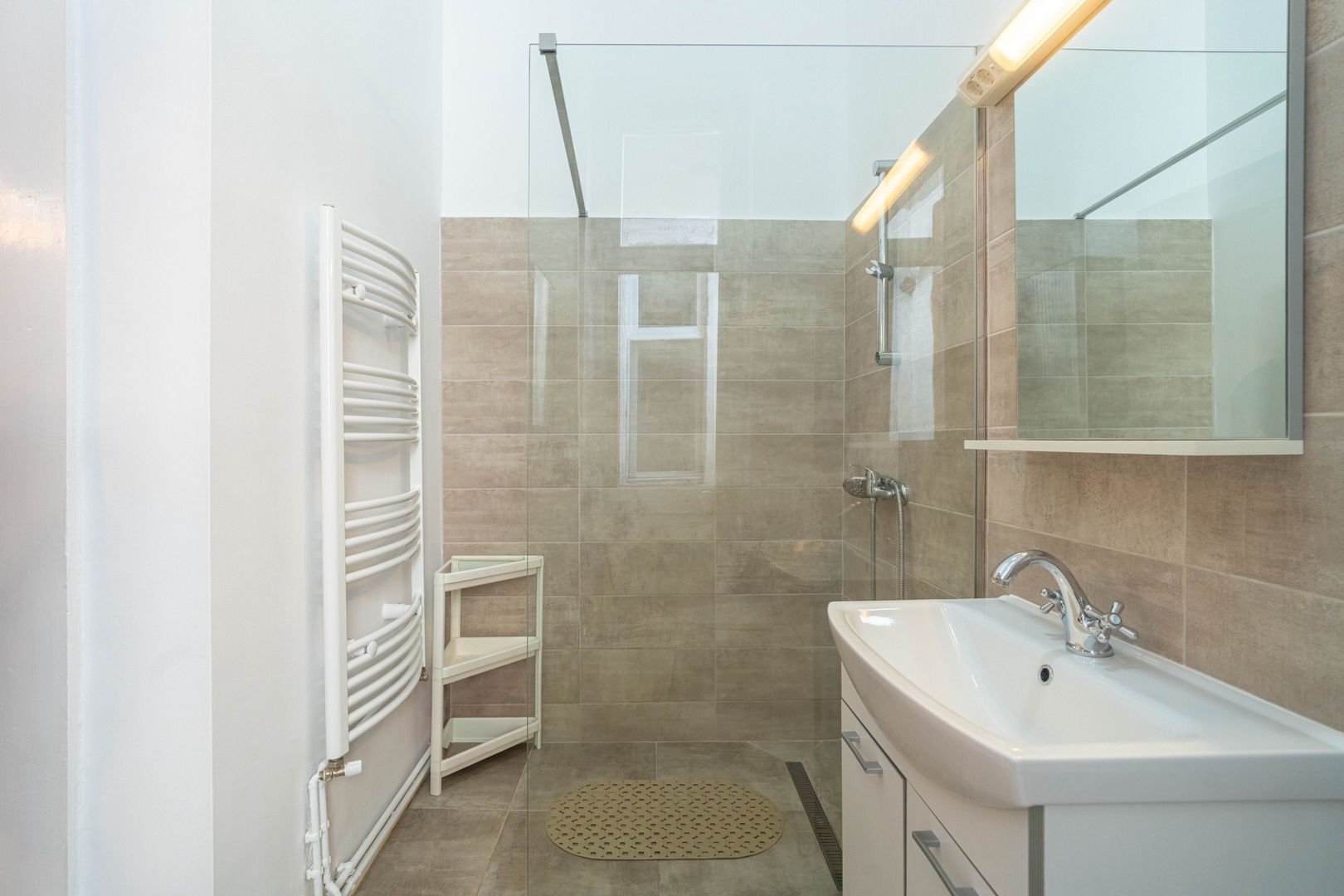 Închiriere apartament ultracentral cu parcare privată | 97 mp, - Poză 3