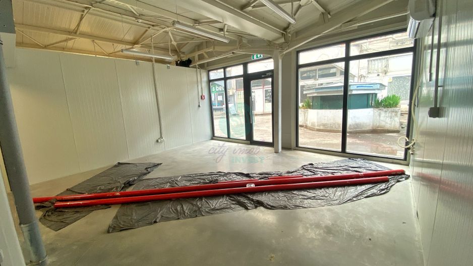 Spatii comerciale de inchiriat, Piata Delfinului - Poză 1