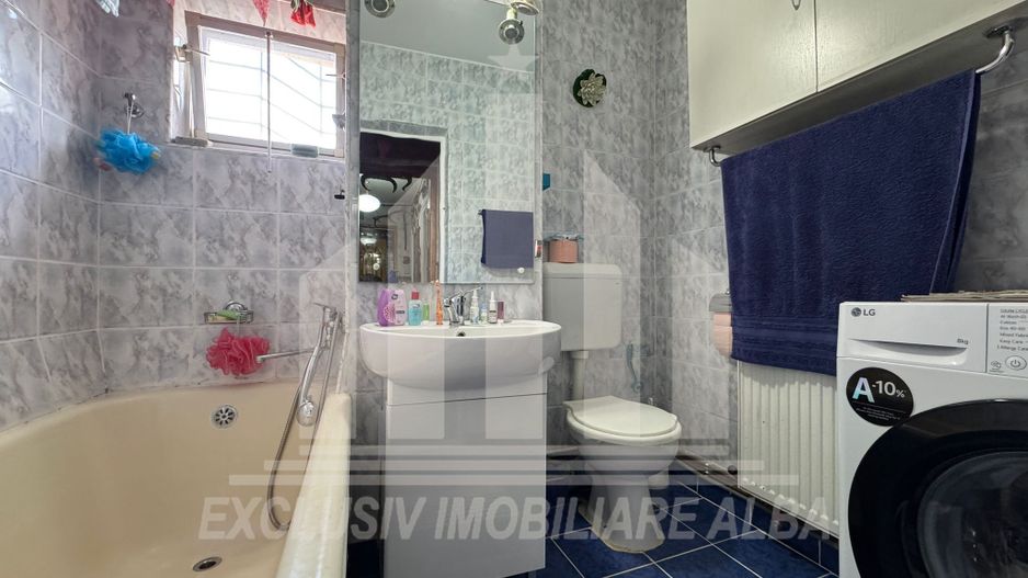 Apartament 3 camere decomandate | 2 bai | 69 mp | Cetate - Piata - Poză 9