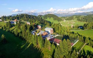 Domeniu turistic, zona pitoreasca, priveliste, aer curat, Fundata, Brasov - Poză 1