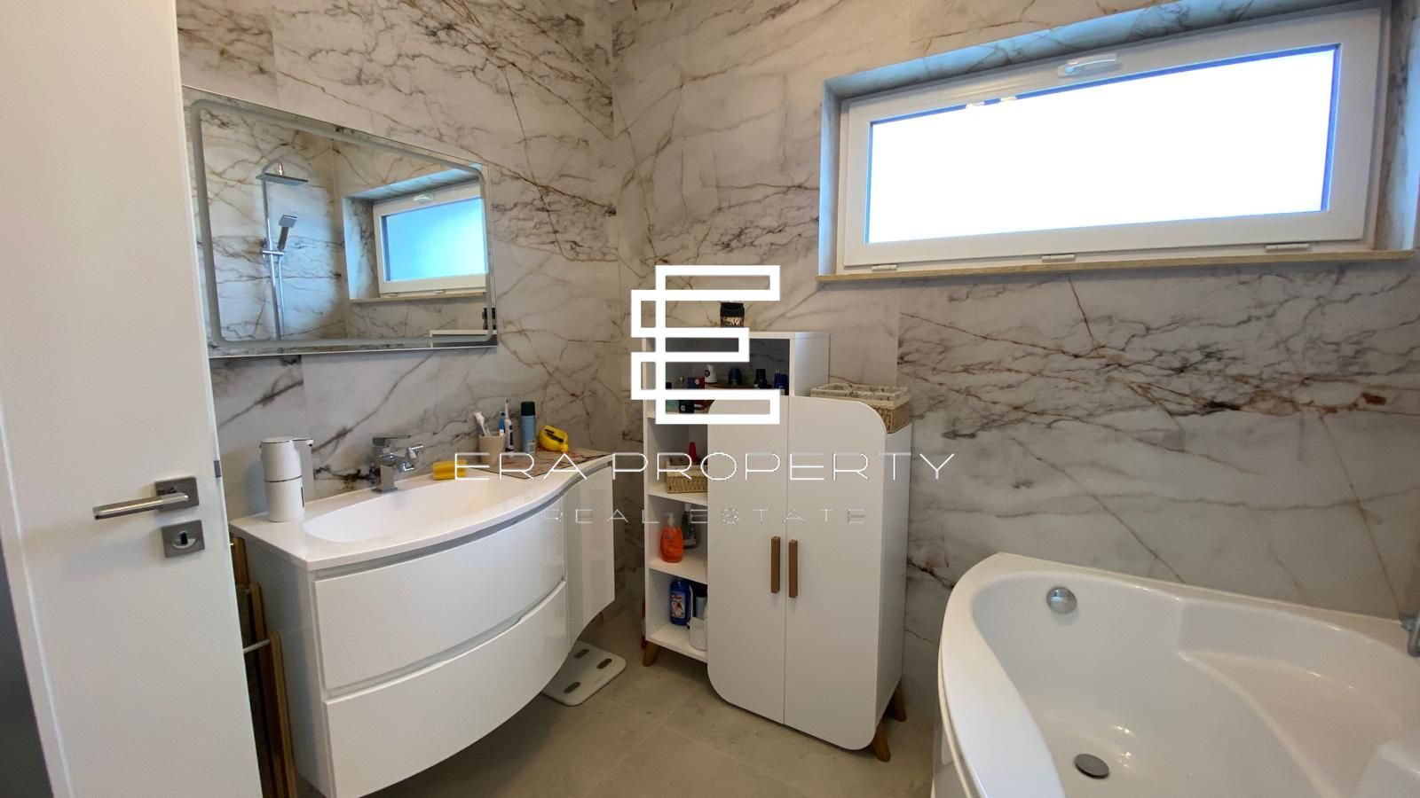 Casa tip duplex | 4 camere | 3 bai | mobilata | zona Brana -Selimbar - Poză 19