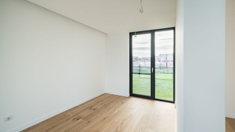 Vila tip UV10 mobilata partial in Amber Forest-prima inchiririere - Poză 4