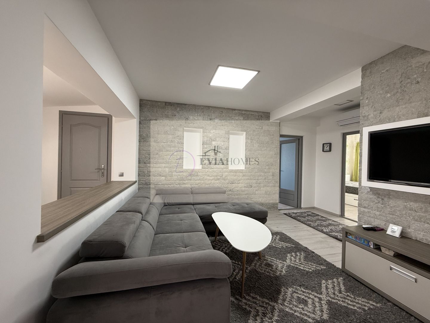 3 camere/ 2 bai/ balcon  – Zona Piata 1 Mai - Poză 2