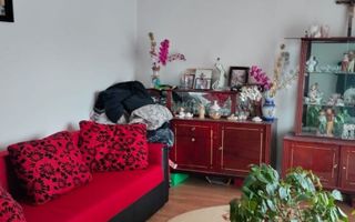 Apartament 3 camere, in zona centrala a localitatii - Poză 3