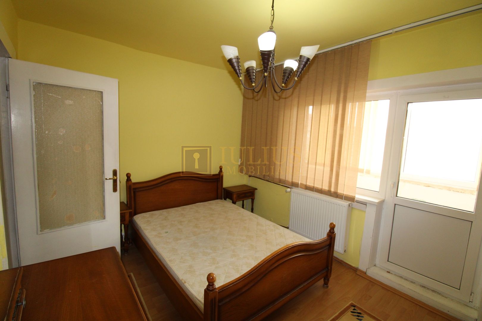Apartament 3 camere, decomandat, 2 bai, zona Aradului - Poză 1