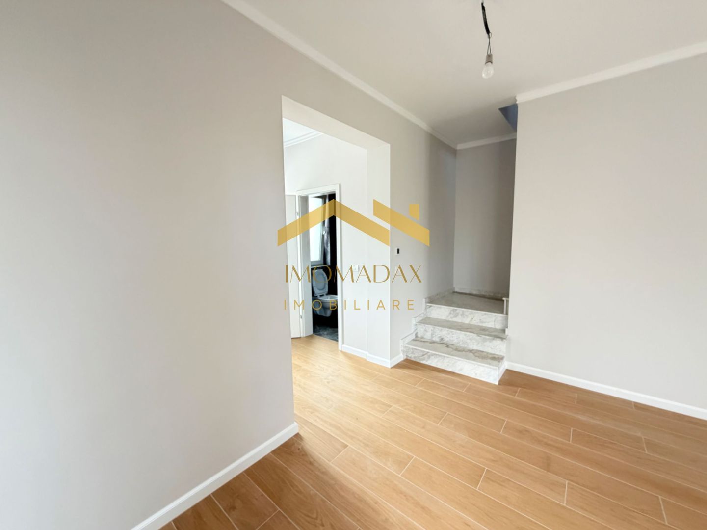 Bucovăț-Duplex 4 Camere-La Cheie - Poză 20