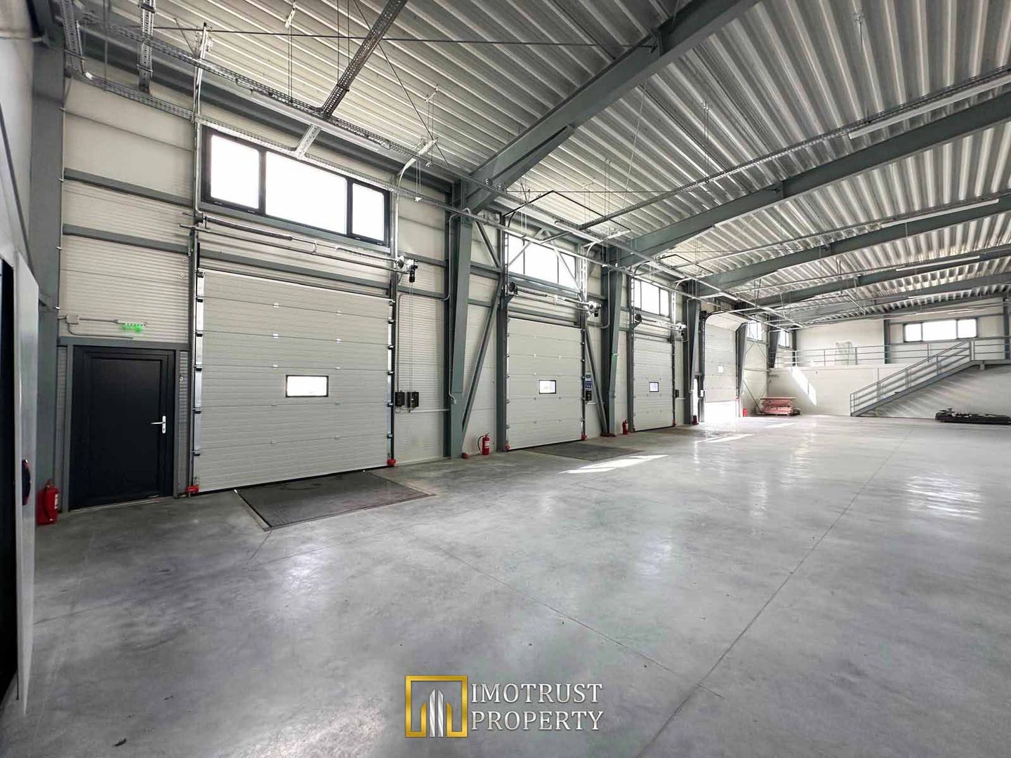 Hala de inchiriat, Arad Zona Industriala Sud- 871 mp - Poză 4