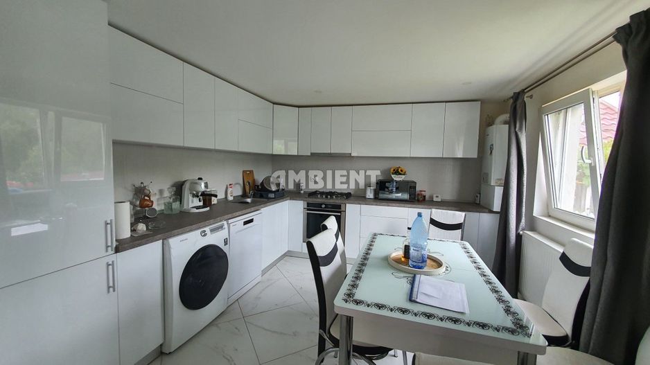 CASĂ INDIVIDUALĂ cu teren 411 mp, zona GURA BUSTEI; - Poză 2