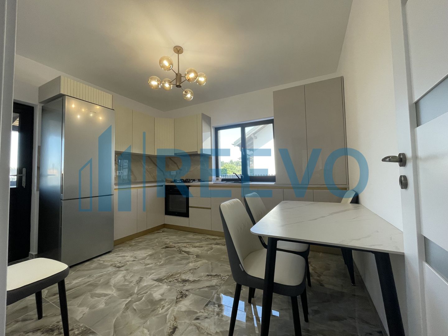 Casă de închiriat în Hemeiuș - Poză 13