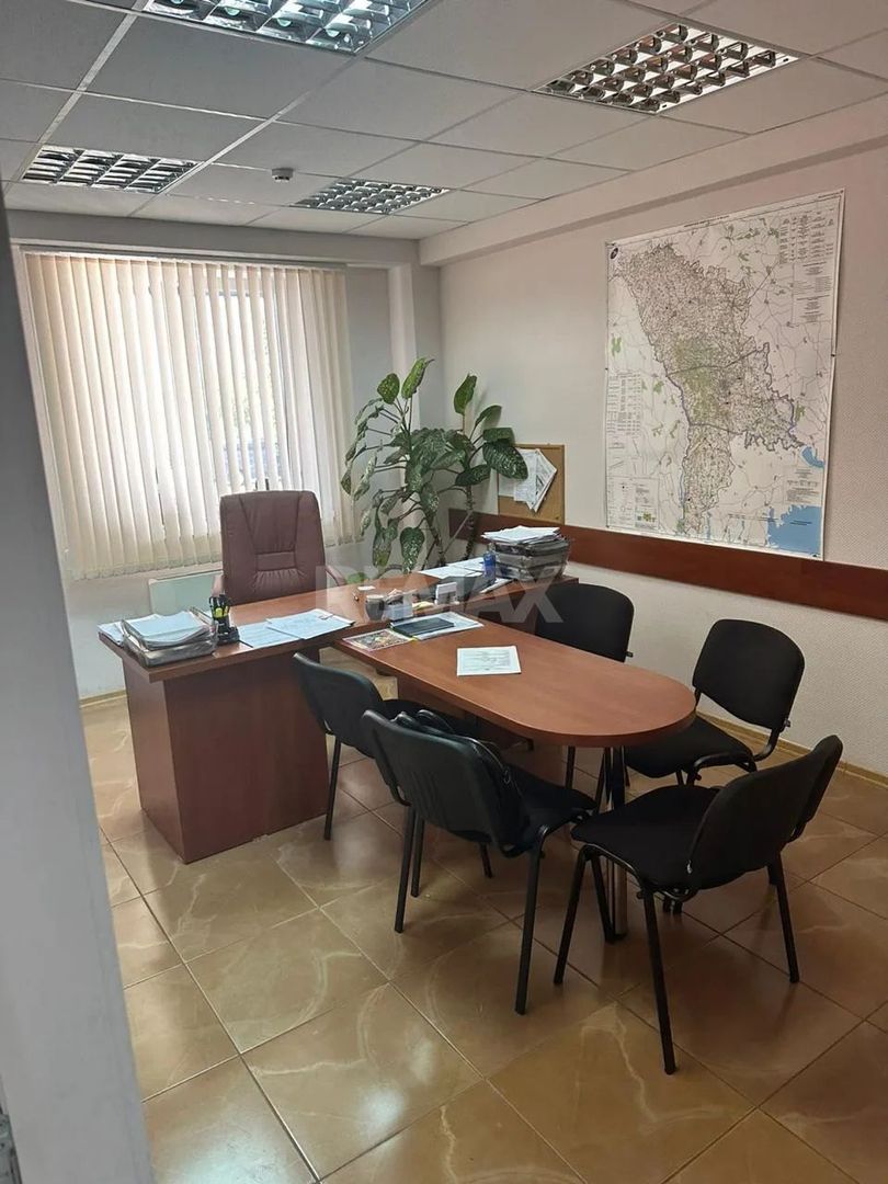 Aerodromul Horesti 24 ha teren + 1400 m2 hangare și 550 m2 cladire administrativa - Poză 15