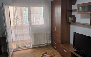 Apartament cu 3 camere de închiriat în cartierul Dacia, Pașcani - Poză 2