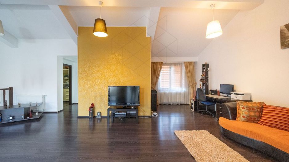 Casa spatioasa 515 mp langa metrou 1Mai - Poză 16