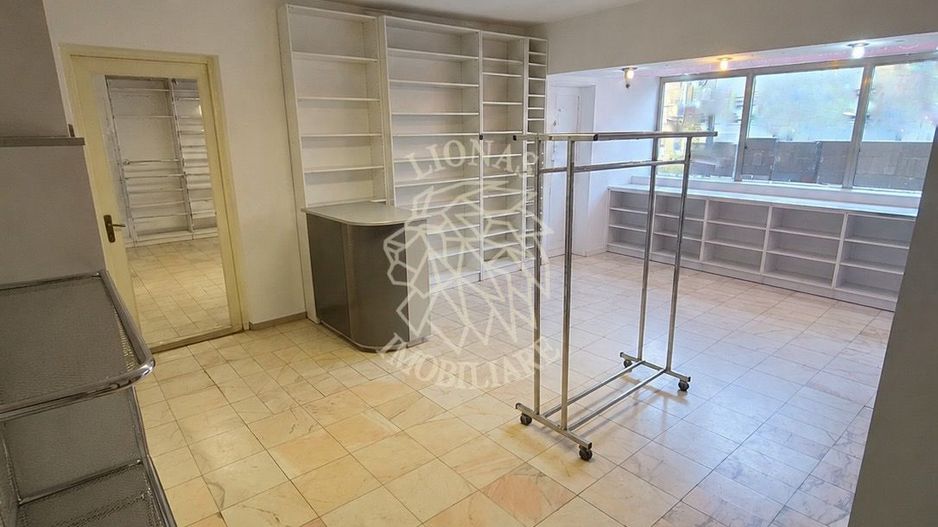 Spatiu comercial 40 mp la strada-ideal magazin, salon, florarie-Han - Poză 1