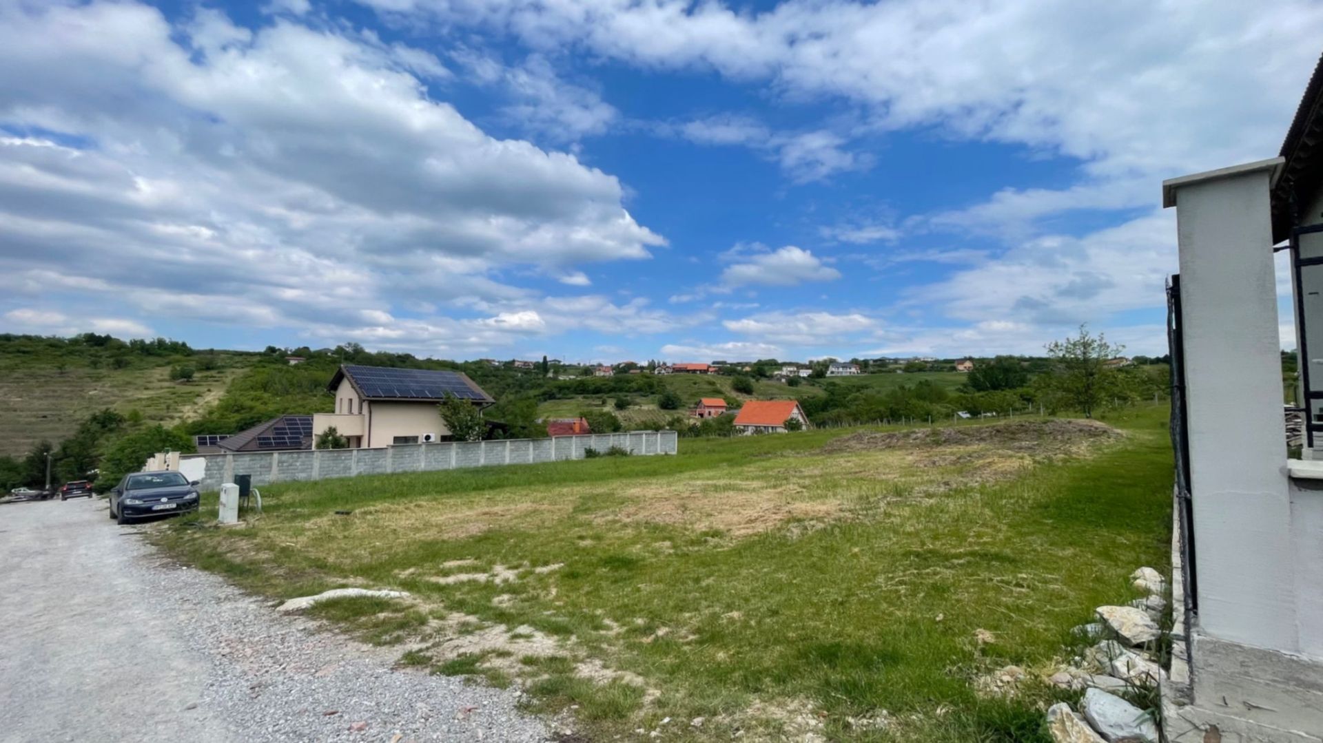 Teren intravilan Dealuri 657 Mp - Poză 1