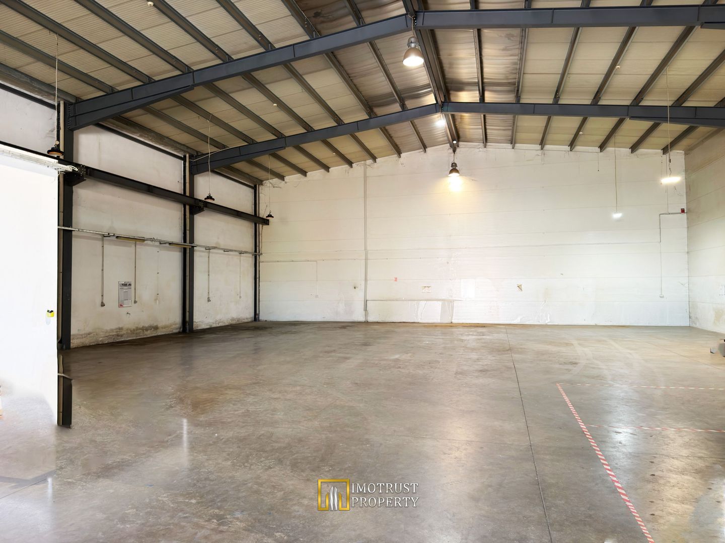 Hala industrială de închiriat – Zona Micălaca, Arad | 600 mp - Poză 2