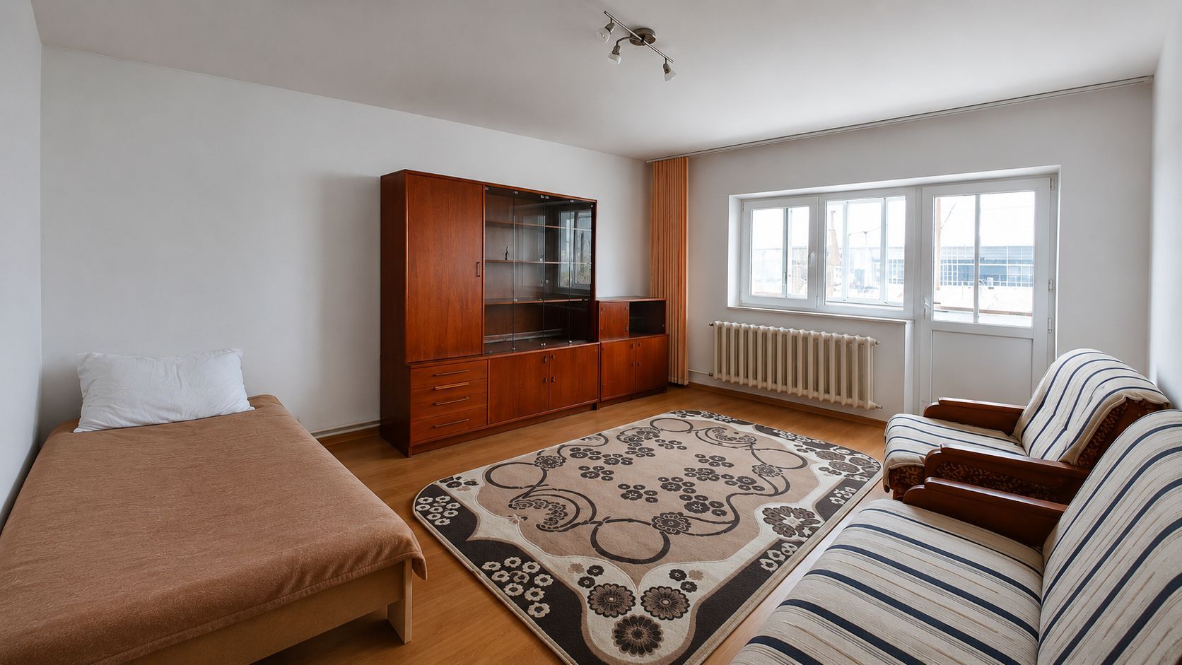 Apartament 3 camere, etaj 7, decomandat, zona TRAIAN - BCR; - Poză 3
