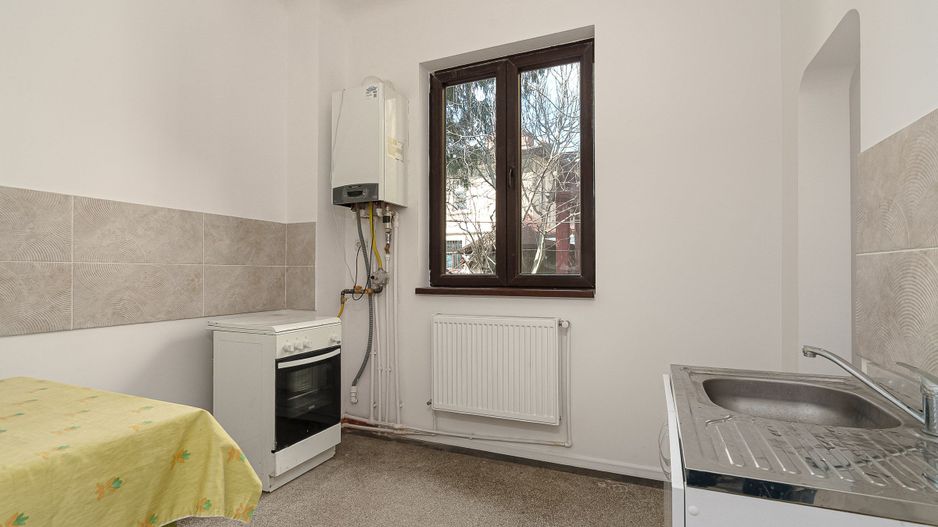 Piata Muncii, casa 87 mp totali, 179 mp curte libera, ideala birouri - Poză 25