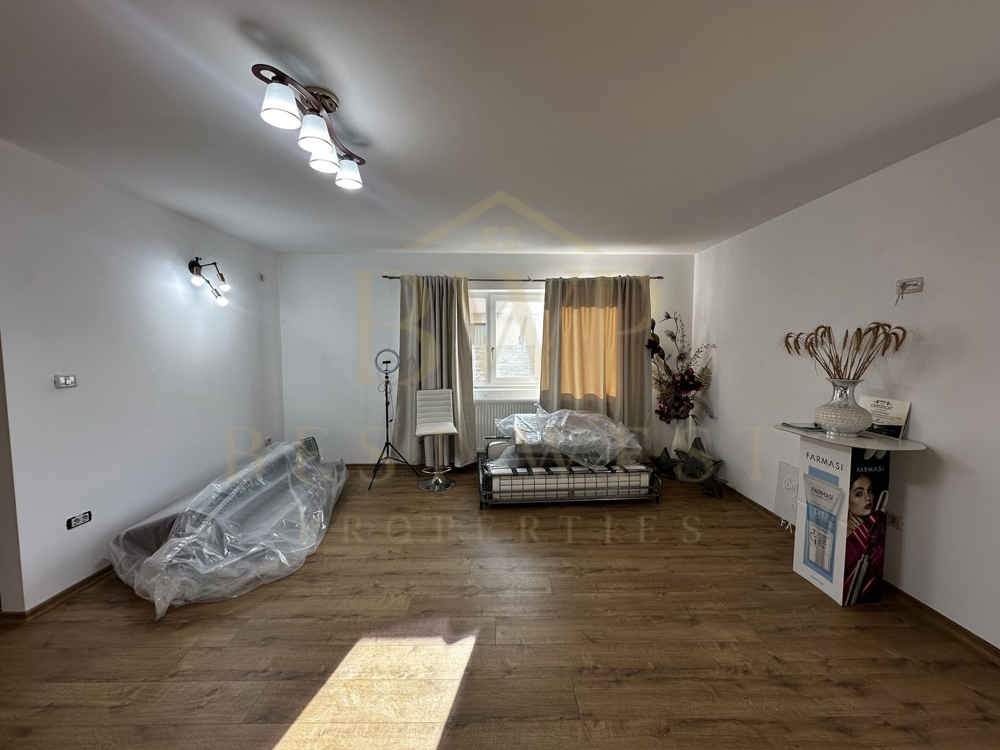 Apartament 2 camere, curte, Braytim - Poză 2