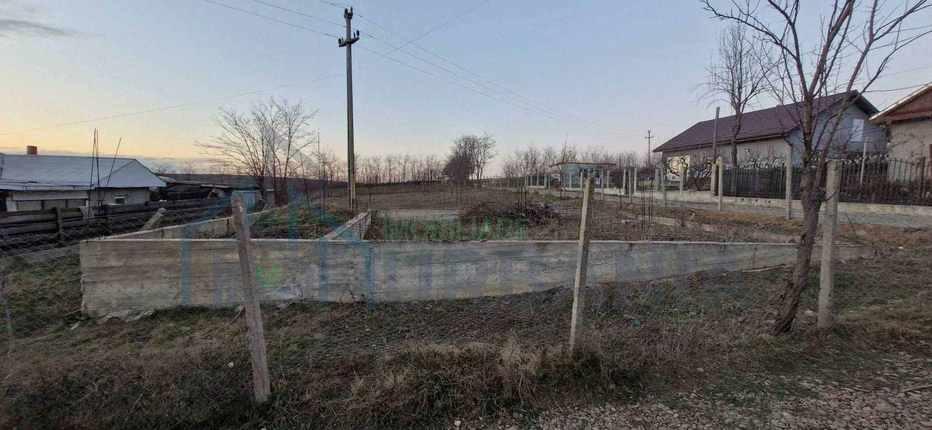 Teren cu fundație pentru casă - Poză 3