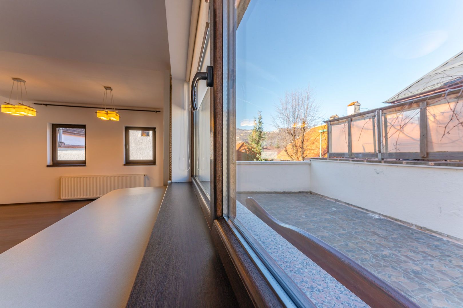 Casă modernă cu garaj și 4 dormitoare, aproape de Piața Sfatului - Poză 5