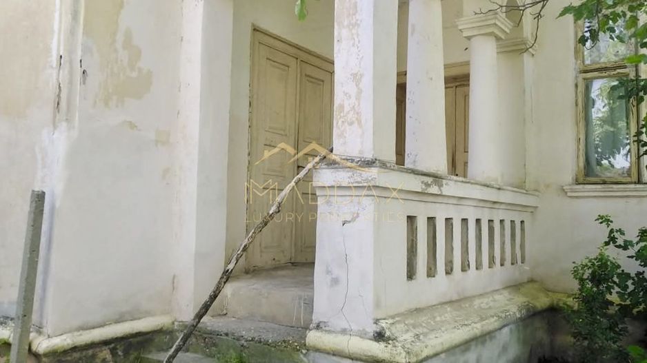 Casa traditionala cu potential**Teren 1712 MP**in Centrul IANCA //OLT - Poză 2