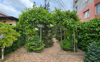 De vanzare-Vila spatioasa cu gradina si foisor-oaza de liniste - Poză 15