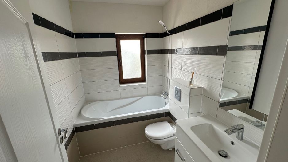 Duplex cu camera pe parter - Poză 31