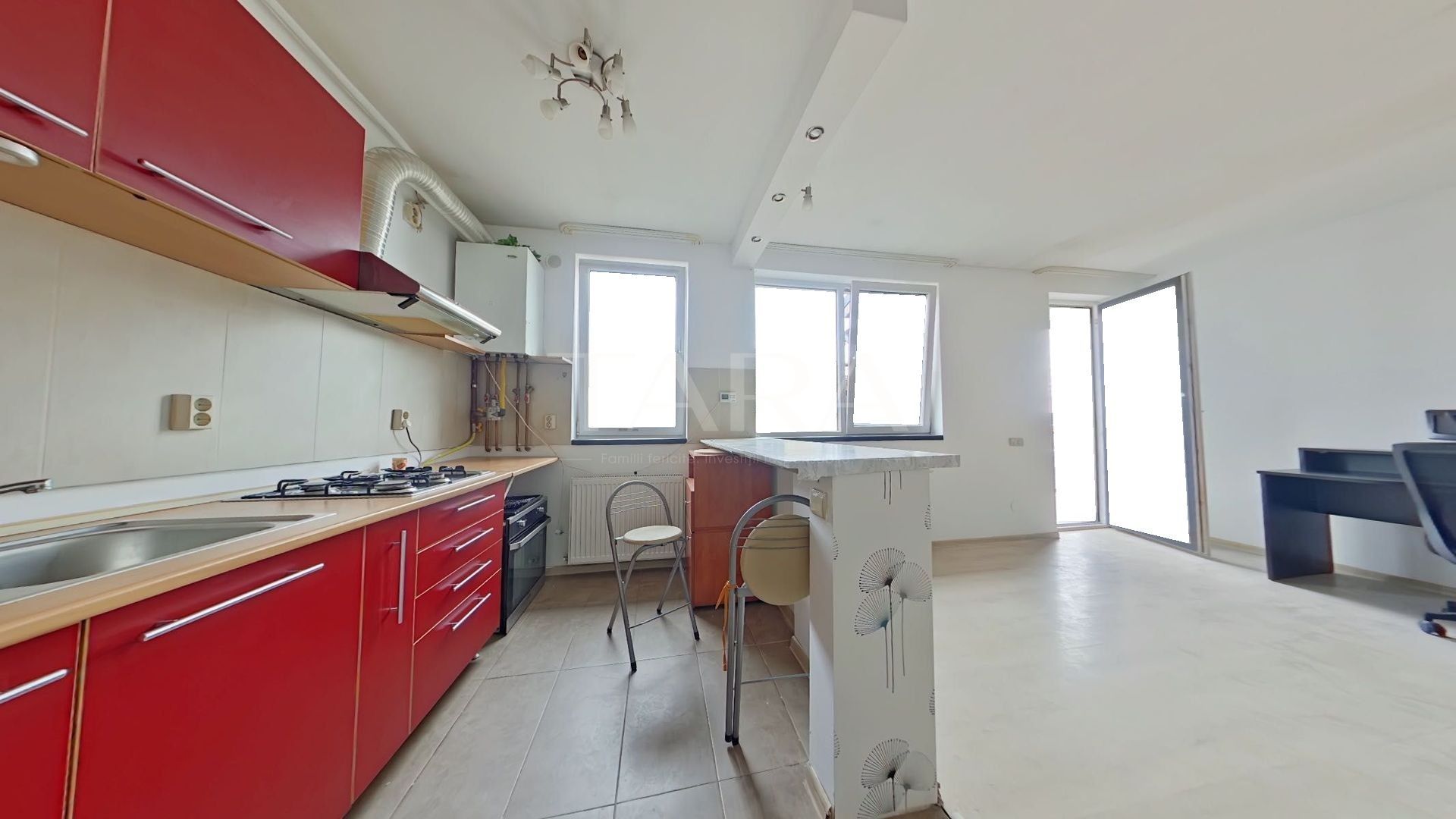 De vânzare apartament 2 camere cu terasă mare! - Poză 1