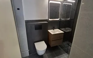 Medicina, etaj 3, CENTRALA, renovat recent - Poză 12