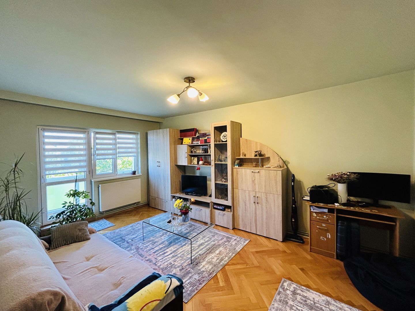 Apartament decomandat, cu 3 camere, 2 bai, 2 balcoane - Zona Strand - Poză 6