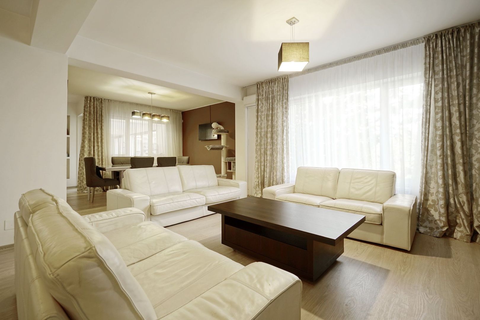 Brancoveanu  P+2, 8 cam, 6 dormitoare, 6 bai, 3 garaje teren 650 mp - Poză 19