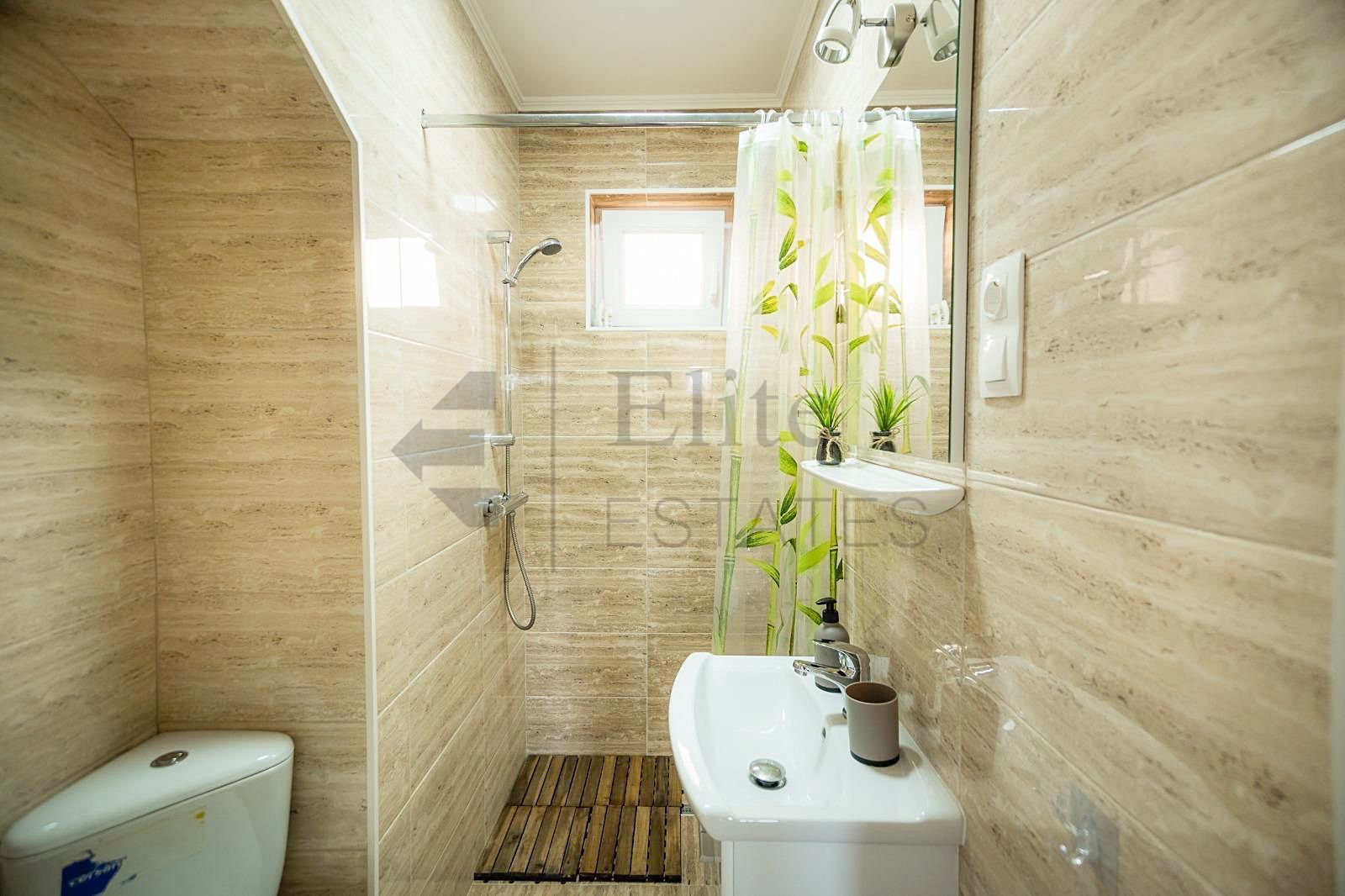 Casa / Pensiune de inchiriat in Baile 1 Mai din Bior - Poză 7