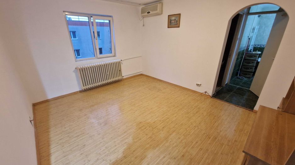 De inchiriat apartament 2 camere , Piata Resita Sector4 - Poză 2