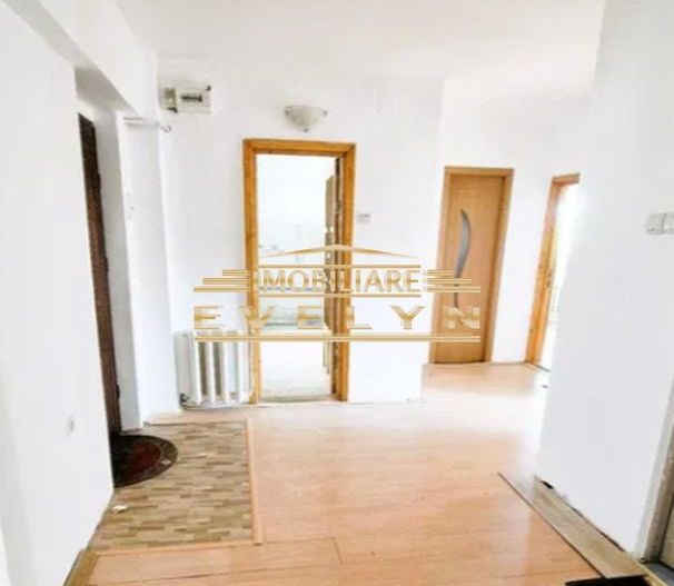 Apartament 3 camere, Strada Savenilor, pret 70.000 euro negociabil - Poză 1