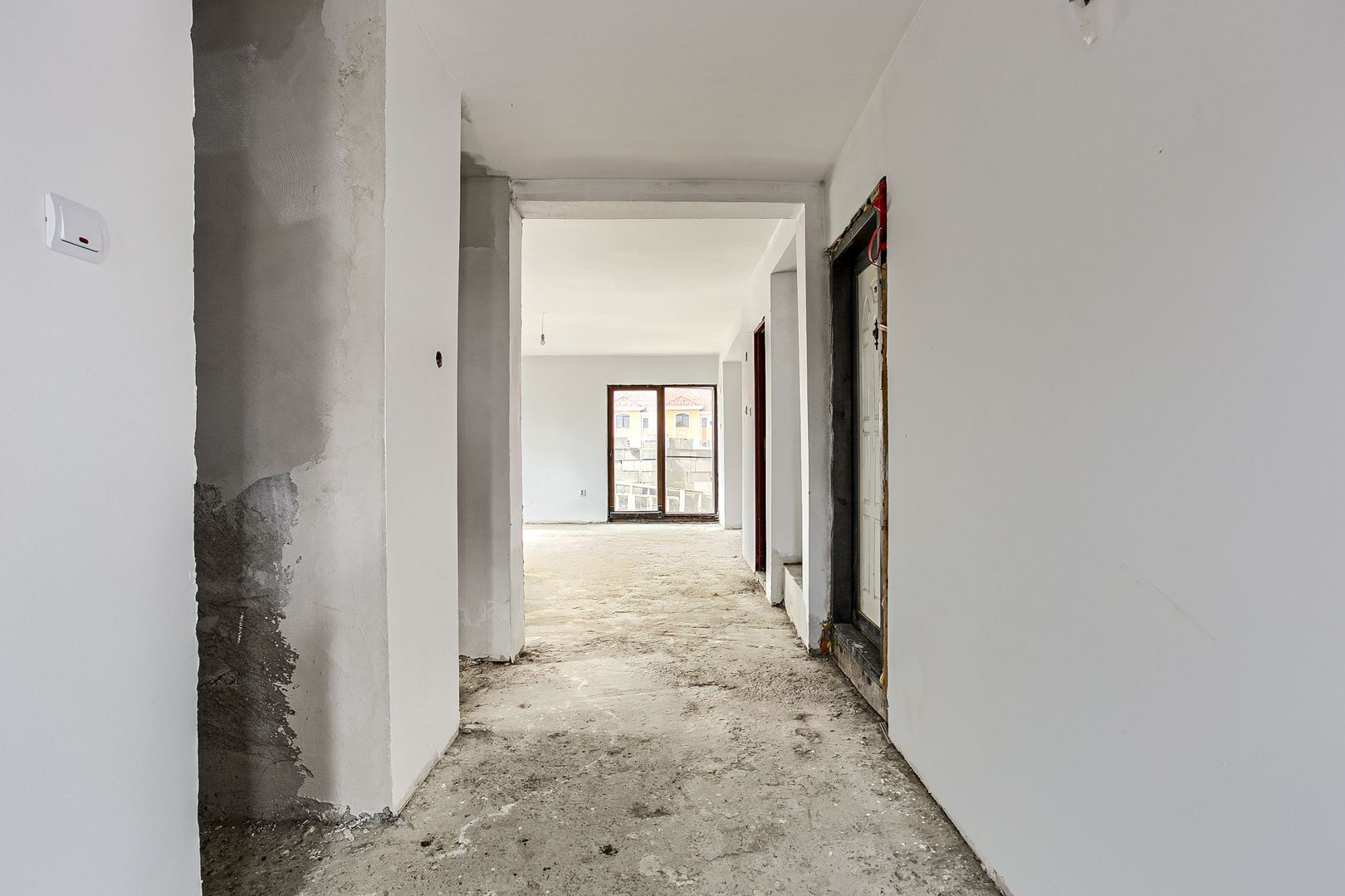 Casă nouă la gri cu 5 camere în Vladimirescu - Poză 9