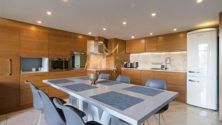 ?** Apartament superb pe doua niveluri Ultrafinisat Semicentral ** - Poză 5