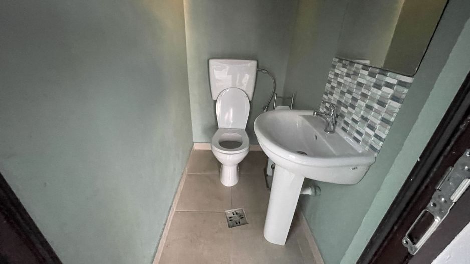 Casa moderna P+1E,spatioasa,teren 700 mp in Sacalaz - Poză 36